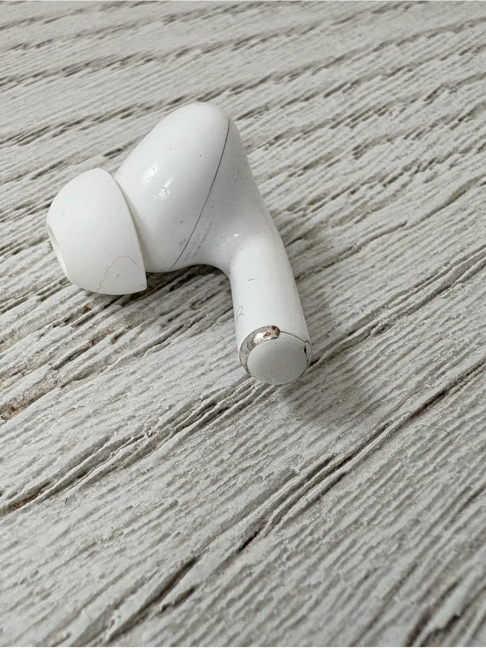 Apple AirPod pro 2nd gen usb,c Earbud Left Piece in White